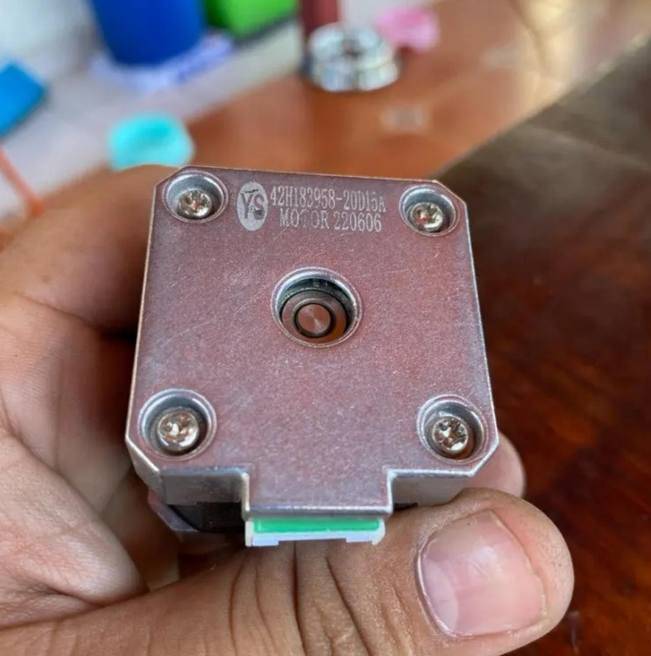 Stepper Motor - YS 42H 220606 มอเตอร์สเต็ปเปอร์ไฟส่องสว่างแบบเคลื่อนย้ายได้